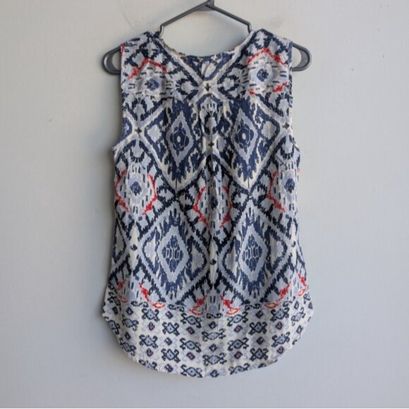 Fleur Bleue Ikat Print Button Down Sleeveless Top - Picture 4 of 4